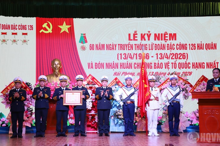 Đặc công Hải quân đón nhận Huân chương Bảo vệ Tổ quốc hạng Nhất