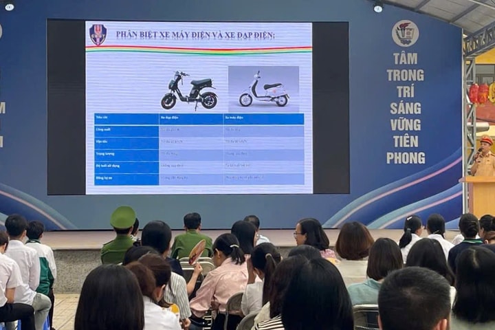 Công an Hà Nội lan tỏa kỹ năng lái xe an toàn cho học sinh Thủ đô