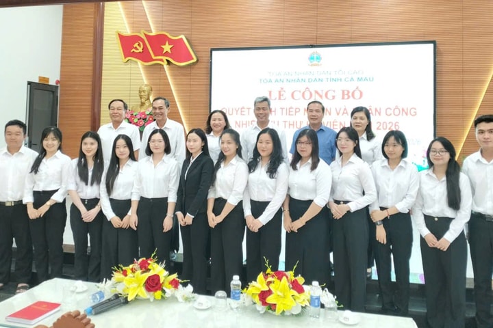 TAND tỉnh Cà Mau c ông bố quyết định tiếp nhận và phân công nhiệm vụ Thư ký viên năm 2026