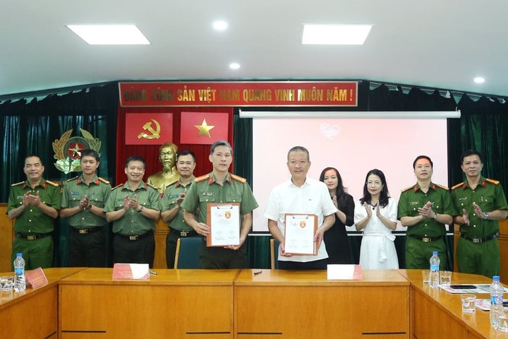 Nâng bước con em liệt sĩ Công an Thủ đô trên con đường học tập