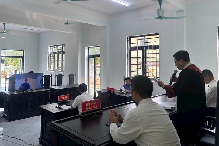 Tàng trữ 16 viên đạn quân dụng, thanh niên lĩnh 18 tháng tù