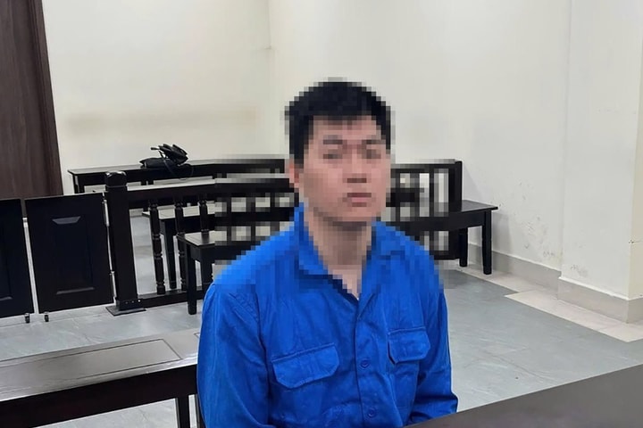 Con trai lừa “chạy án”, mẹ khóc ngất trước tòa