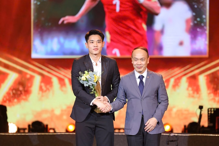 U22 Việt Nam và Đình Bắc được vinh danh tại Giải Cống hiến 2026