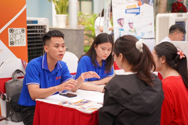 Ngày hội tuyển dụng, EPU rộng cửa nghề nghiệp