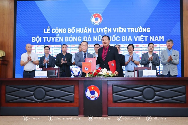 HLV Hoàng Văn Phúc dẫn dắt tuyển nữ Việt Nam từ 1/5, hướng tới ASIAD 2026