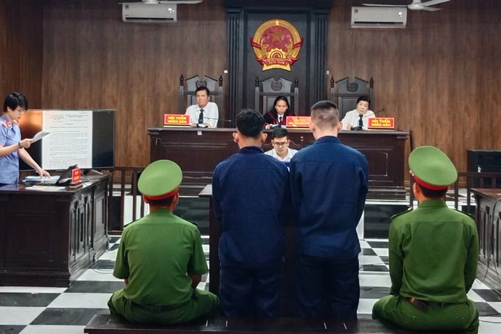 Rủ bạn bè sử dụng ma túy, hai thanh niên lĩnh 15 năm tù