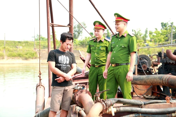 Hà Tĩnh quyết liệt đấu tranh với nạn “cát tặc” trên sông Lam