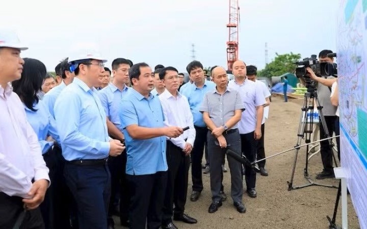 Bí thư Thành ủy Hà Nội yêu cầu không để thủ tục “treo” giữa các cấp, các ngành