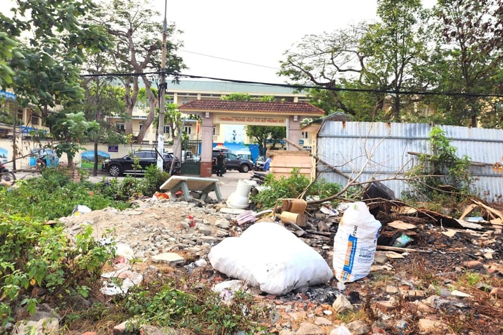 Trường Vinh (Nghệ An): Khu đất gần 2ha bỏ hoang nhiều năm, thành bãi rác tự phát