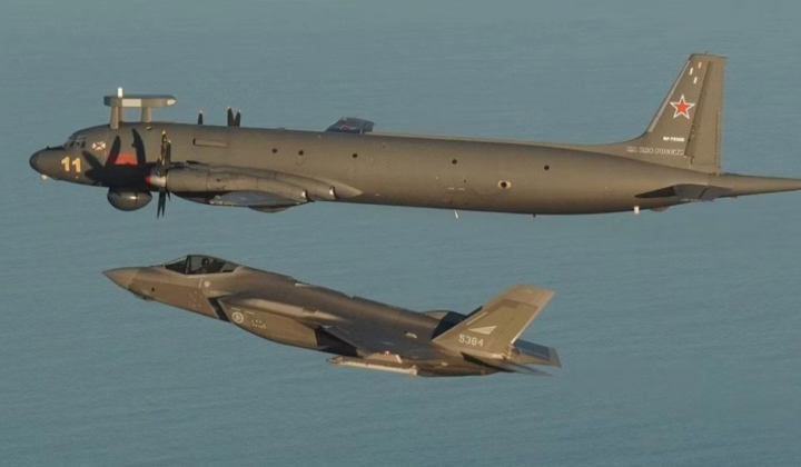 Tiêm kích tàng hình F-35 chặn máy bay trinh sát Nga