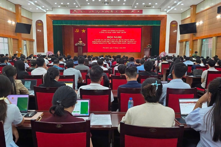 Tập huấn phần mềm khai báo tạm trú mới cho người nước ngoài
