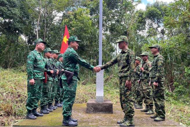 Giữ biên giới, vững địa bàn