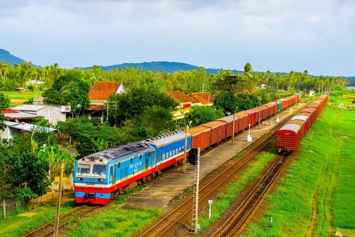 Ngành đường sắt ứng dụng trí tuệ nhân tạo (AI) điều chỉnh giá vé theo thời gian thực