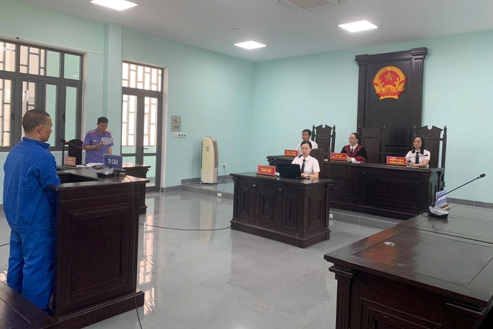 Tiếp tay vận chuyển hàng cấm, tài xế lĩnh án tù