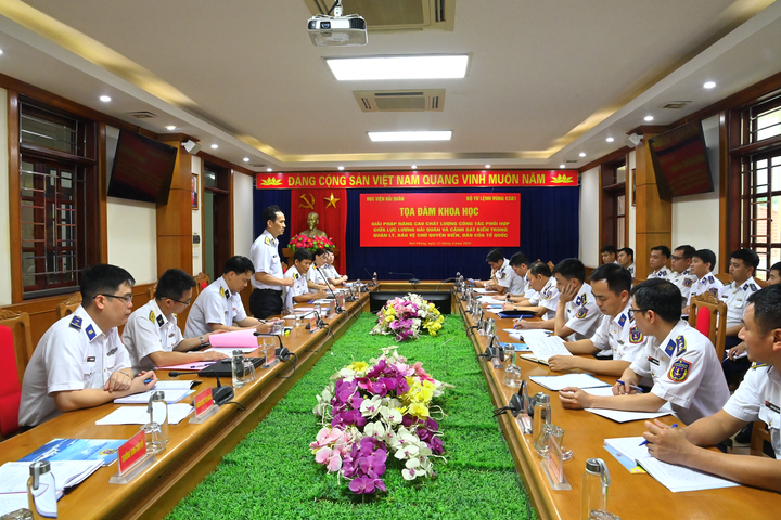 Học viện Hải quân phối hợp với Bộ Tư lệnh Vùng Cảnh sát biển 1 tổ chức tọa đàm khoa học