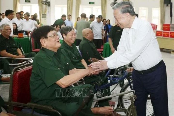 Hoàn thành tặng quà cho người có công ở các Trung tâm nuôi dưỡng, điều dưỡng người có công cả nước