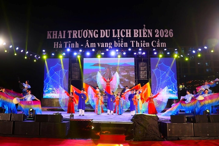 Hà Tĩnh khai mạc mùa du lịch biển “Âm vang biển Thiên Cầm”