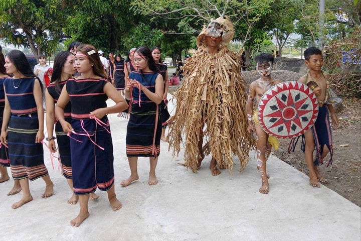 Độc đáo Lễ cầu mưa Yang Pơtao Apui