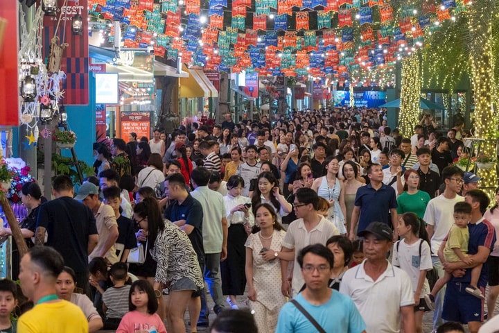Quảng Ninh đón 434.000 lượt khách sau 3 ngày nghỉ
