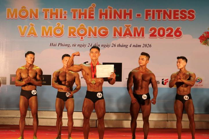 Lực sĩ Đặng Đình Tuấn lập kỷ lục 5 huy chương vàng