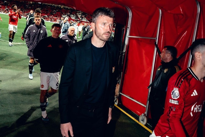 Maguire ca ngợi Carrick, Man United tiến gần vé dự Champions League