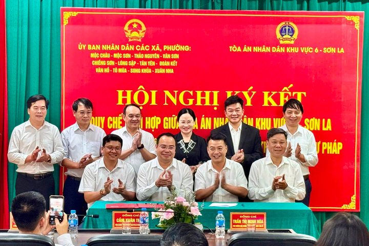 TAND khu vực 6 - Sơn La ký kết quy chế phối hợp với các xã, phường