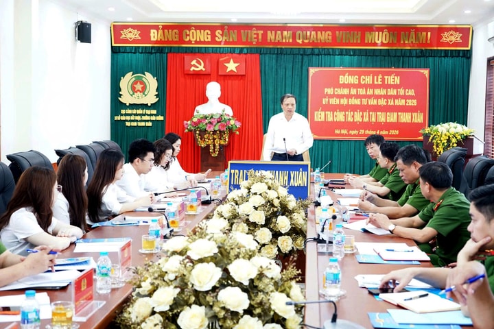 Phó Chánh án TANDTC Lê Tiến kiểm tra công tác đặc xá tại Trại giam Thanh Xuân
