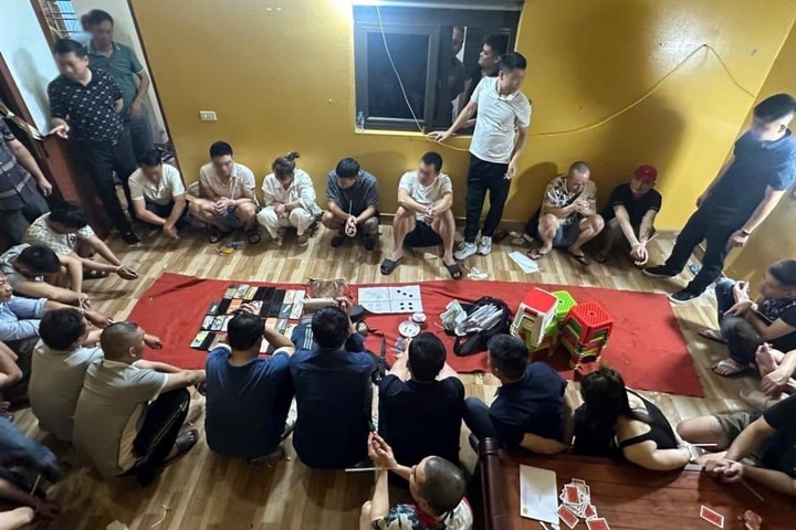 Bắt quả tang 25 đối tượng đánh bạc dưới hình thức xóc đĩa