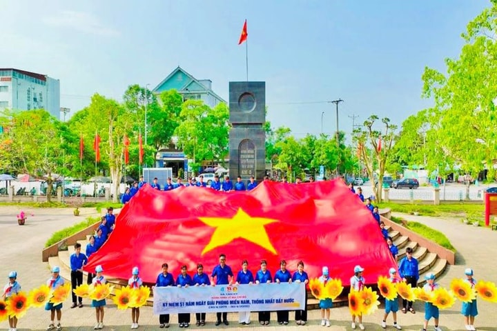 Hành trình lá đại kỳ: Kết nối ký ức, thắp lửa tự hào