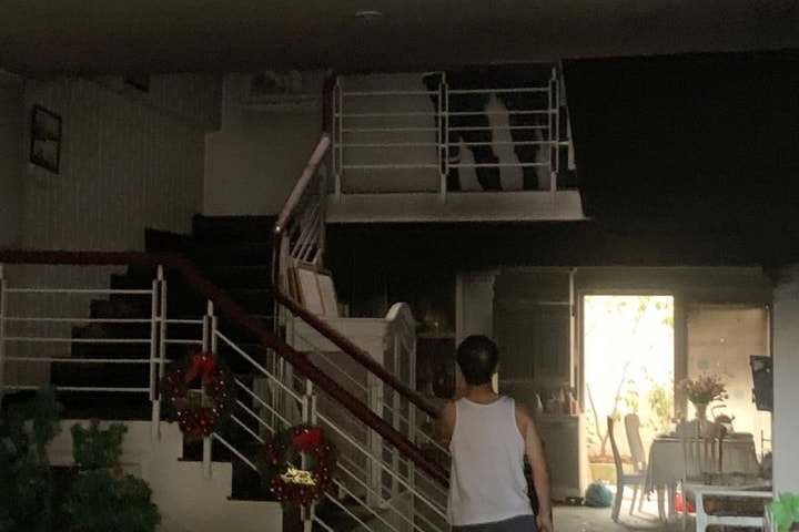 Người đàn ông lao vào biển lửa, giành sự sống cho hai nạn nhân mắc kẹt