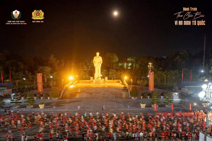 Hơn 3.000 vận động viên tham gia giải chạy “Hành trình theo chân Bác - Vì an ninh Tổ quốc”