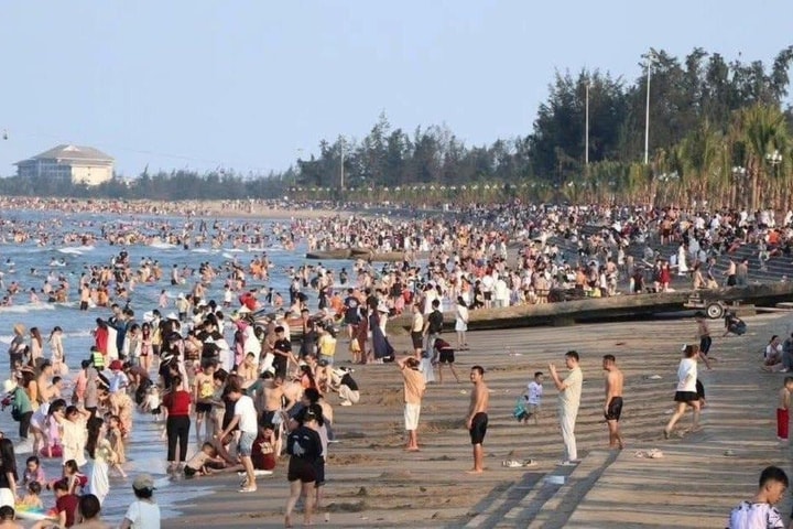 Du lịch biển Cửa Lò đón hơn 300 nghìn lượt khách dịp lễ