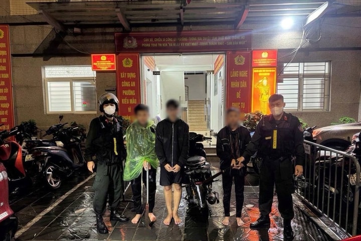 Nhóm “báo thủ” tuổi teen mang hung khí đi giải quyết mâu thuẫn