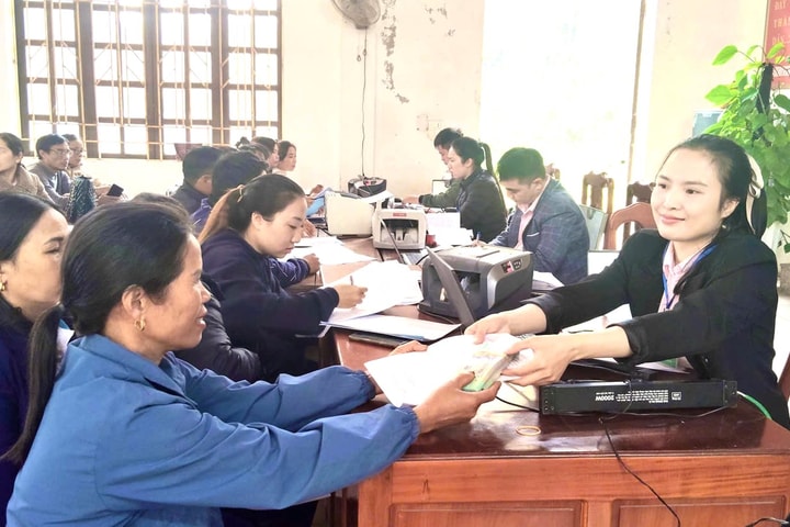 Dòng vốn chính sách - bệ đỡ cho những phận người