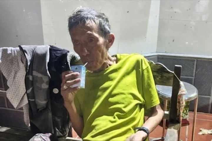 Kịp thời cứu cụ ông kiệt sức trong rừng keo giữa đêm tối
