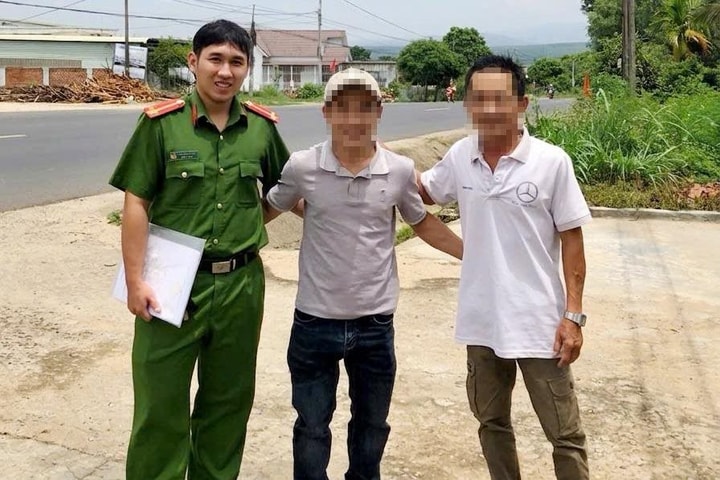 Đoàn tụ gia đình sau hơn 34 năm mất liên lạc