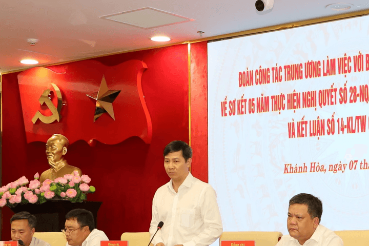 Trung ương làm việc với Khánh Hòa về thực hiện Nghị quyết 28 và Kết luận 14