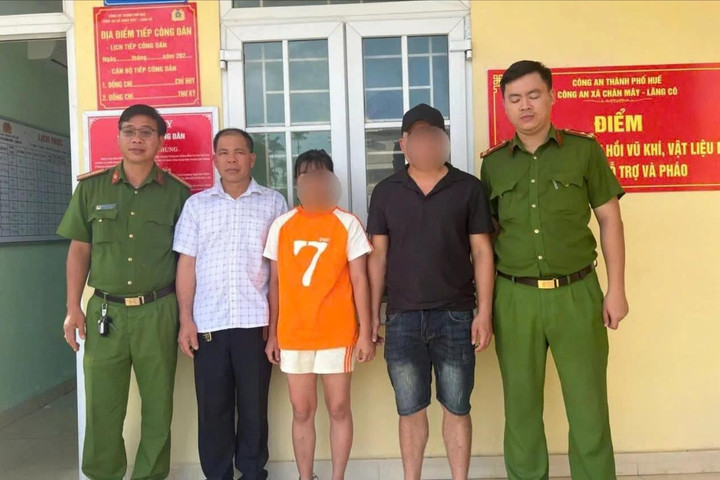 Xuyên đêm tìm kiếm nữ hành khách mất tích trong rừng Hải Vân
