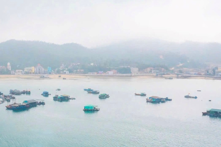 4 ngư dân mất tích trên vùng biển Cô Tô được đưa vào bờ an toàn