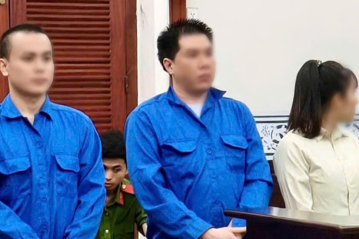 Cạm bẫy nửa đêm sau chiêu “kiểm tra nồng độ cồn”