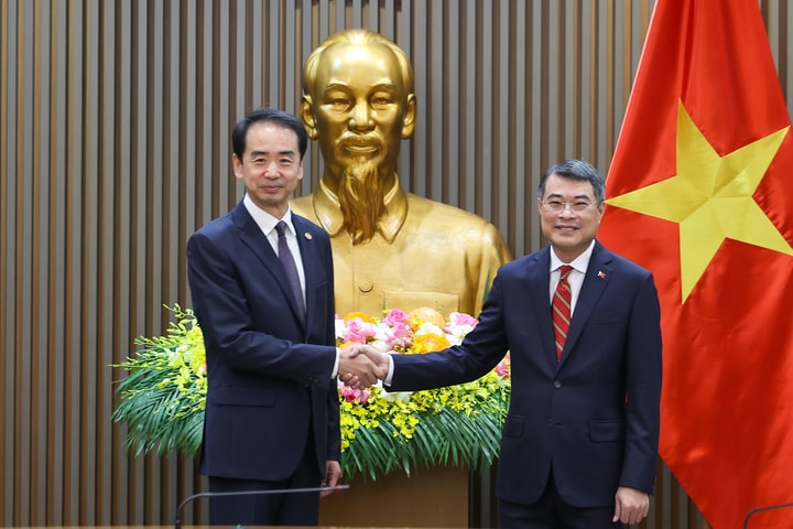 Thủ tướng Lê Minh Hưng tiếp Đại sứ Trung Quốc