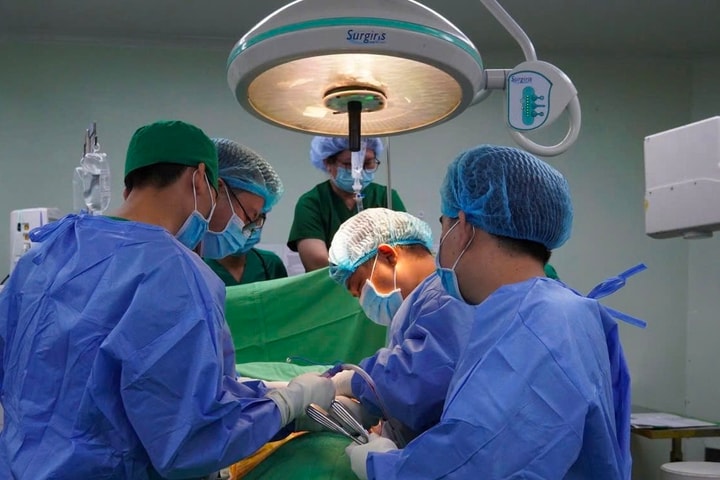 Phẫu thuật thành công cho bệnh nhận bị dị vật xuyên thành bụng