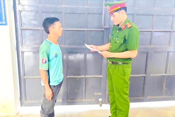 Bắt đối tượng có 2 tiền án, liều lĩnh trộm xe máy trước trụ sở công an