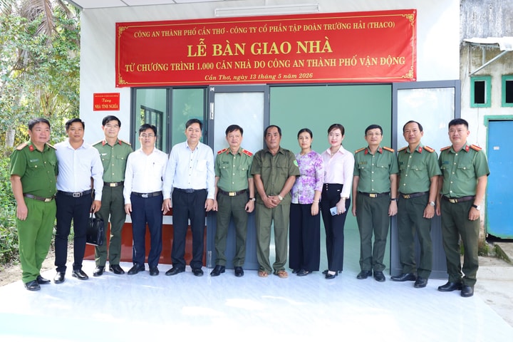 Công an TP. Cần Thơ bàn giao những căn nhà đầu tiên trong chương trình hỗ trợ 1.000 căn nhà
