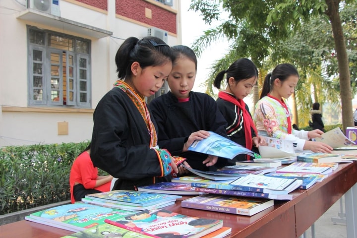 Từ năm 2027, đặt hàng xuất bản tối đa 1.000 đầu sách phục vụ vùng sâu, vùng xa