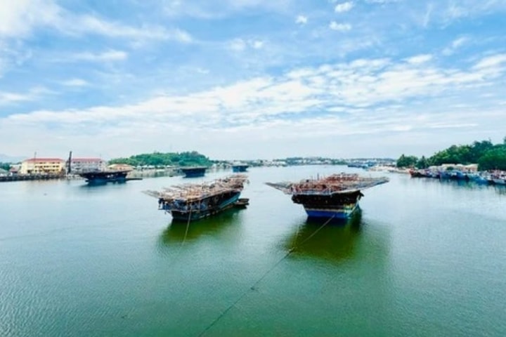 Quảng Ngãi: Tàu cá hỏng máy trên biển, 14 ngư dân cần hỗ trợ
