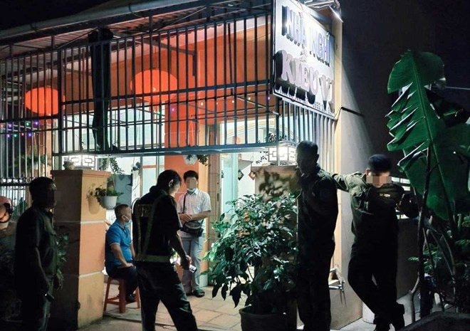 Khẩn trương điều tra làm rõ vụ một người phụ nữ tử vong tại nhà nghỉ