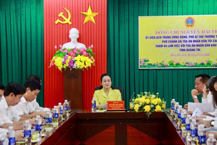 Phó Chánh án TANDTC Nguyễn Hải Trâm làm việc với TAND khu vực 1 - Quảng Trị