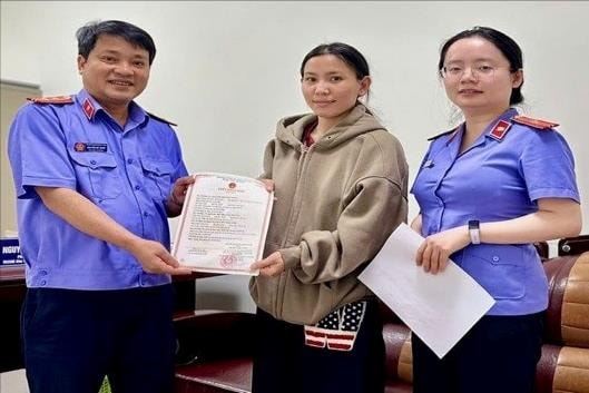 Viện kiểm sát khu vực 10 - Gia Lai kịp thời hỗ trợ đăng ký khai sinh cho trẻ em