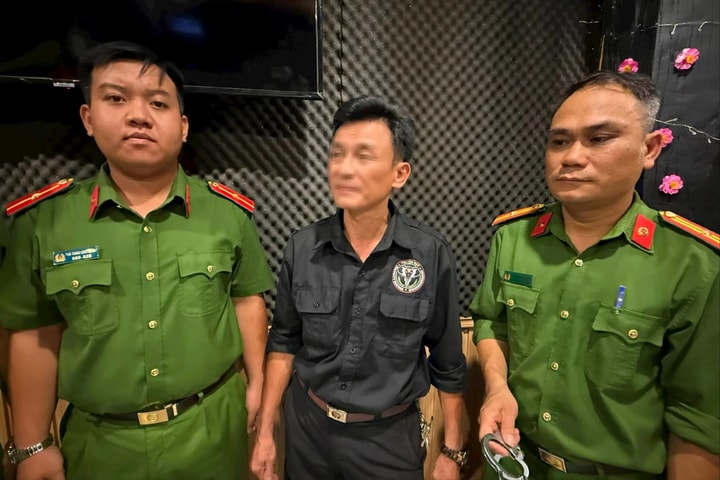 Khởi tố người đàn ông lái xe Jeep chạy ngược chiều truy đuổi xe ôm